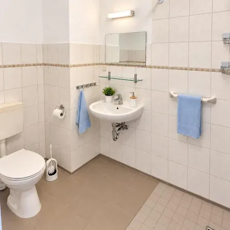 Nordquartier - Helles Dreibettzimmer - E01 Apartment